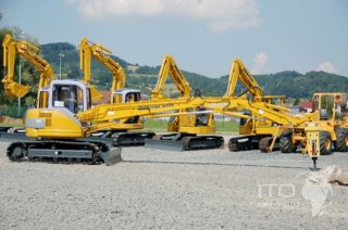 Komatsu / PC75