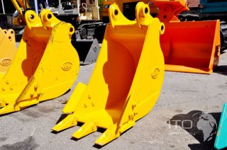 Komatsu / PC75UU
