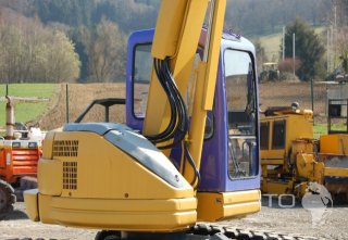 Komatsu / PC 75UU-2