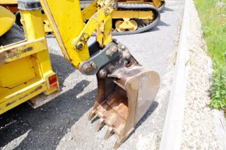 Komatsu / WB97R-5