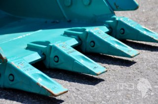 Kobelco / SK75