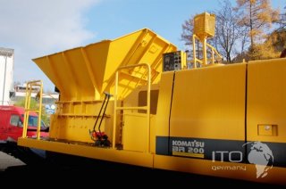 Komatsu / BR200
