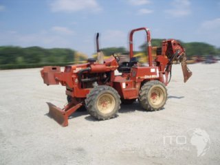 Ditch Witch / 8020T