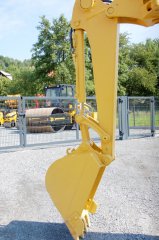 Komatsu / PC75UU-2