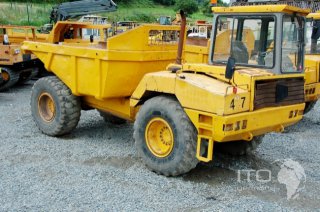 JCB / 712